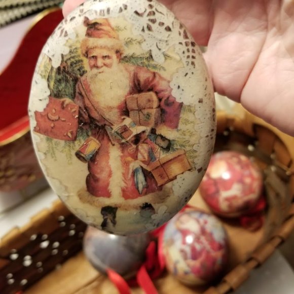 Vintage Style Set of 6 Antique Santa Paper Mache Decoupage Christmas Ornaments - Picture 6 of 15